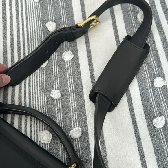 Beekman Black Leather Coach Briefcase with top handle and shoulder strap. 17x12” - Picture 9 of 13